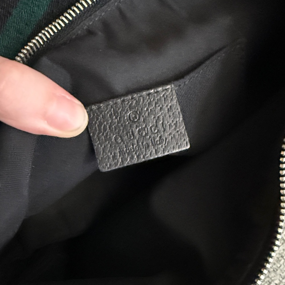 Gucci Shoulder Bag with Green-Trim Strap - Picture 6 of 7